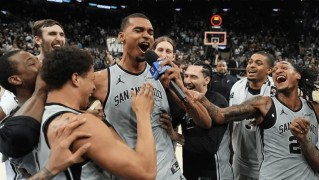 开云入口-超级崛起！马刺本赛季豪取62胜20负，比上赛季多赢了28场