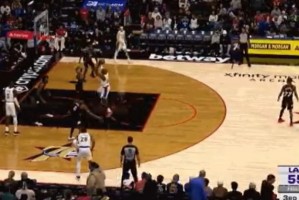 kaiyun登录-找回手感！老詹杀油漆区秀中投连得4分 拉出来飙三分也有